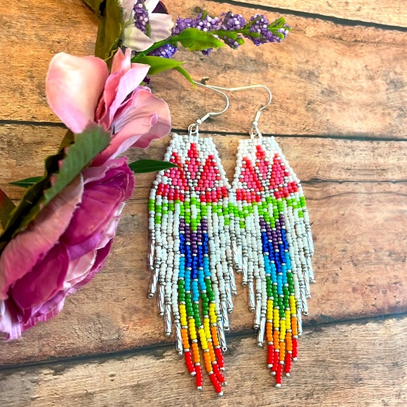 Pink Lotus in White color Beaded Earring - Picture 3 of 5